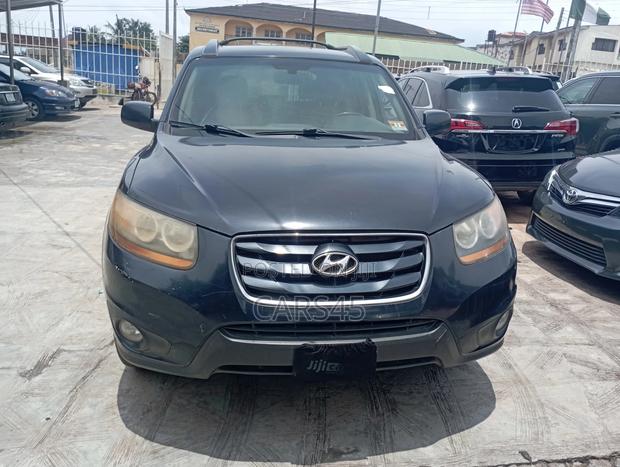 Hyundai Santa Fe 2011 Black