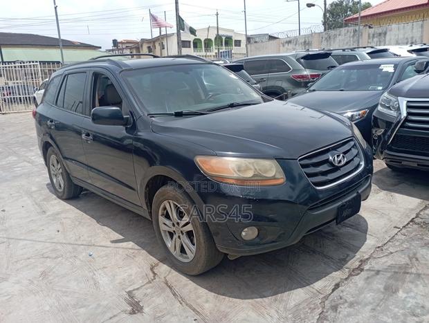Hyundai Santa Fe 2011 Black