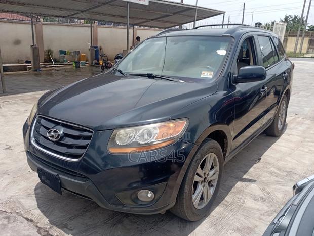 Hyundai Santa Fe 2011 Black