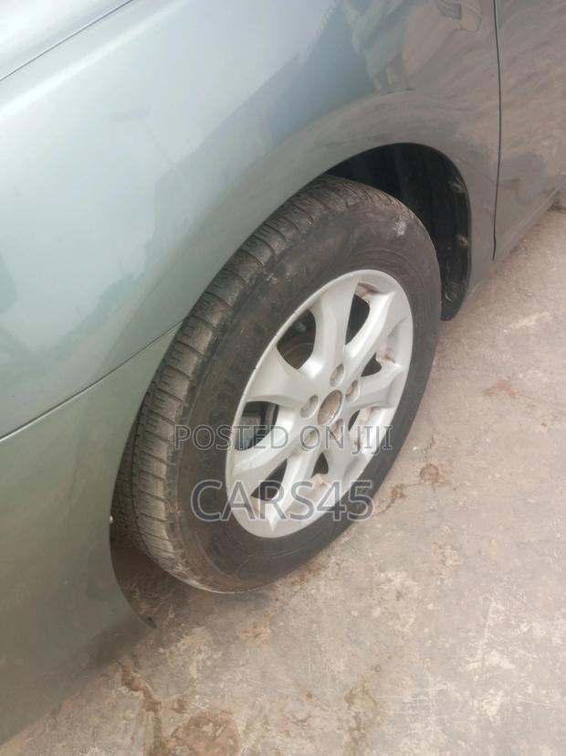 Toyota Camry LE 4dr Sedan (2.5L 4cyl 6A) 2011 Green
