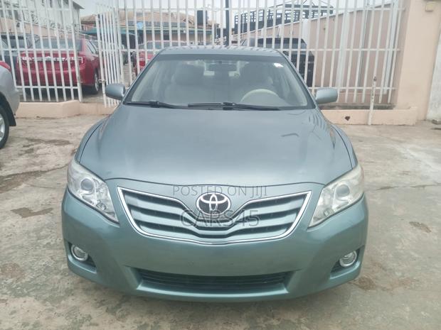 Toyota Camry LE 4dr Sedan (2.5L 4cyl 6A) 2011 Green