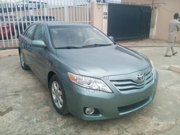 Toyota Camry LE 4dr Sedan (2.5L 4cyl 6A) 2011 Green