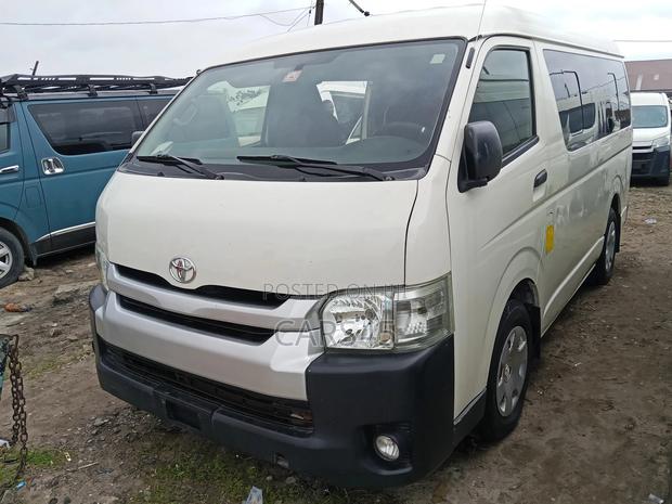Toyota HiAce 2015 White