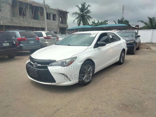 Toyota Camry 2017 White