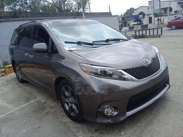 Toyota Sienna 2015 Gray