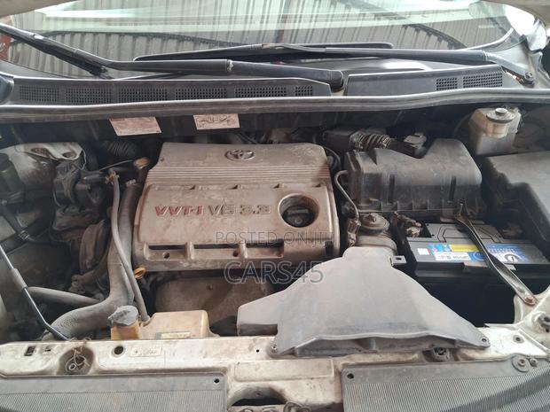 Toyota Sienna 2005 White