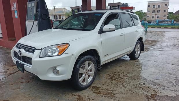 Toyota RAV4 2007 White