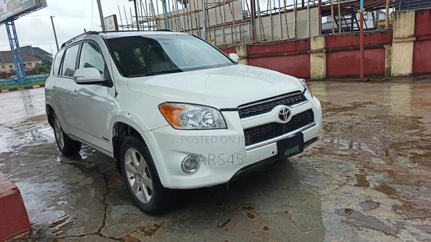 Toyota RAV4 2007 White