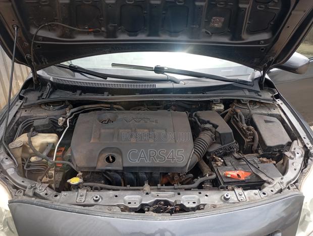 Toyota Corolla 2009 Gray