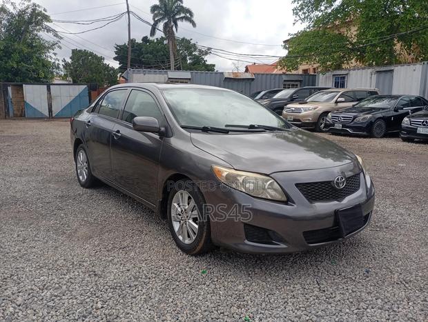 Toyota Corolla 2009 Gray