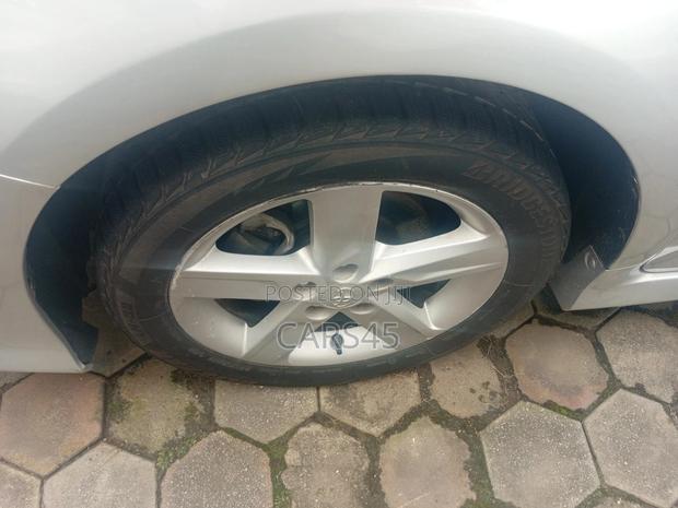 Toyota Camry 2012 Silver