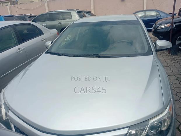 Toyota Camry 2012 Silver