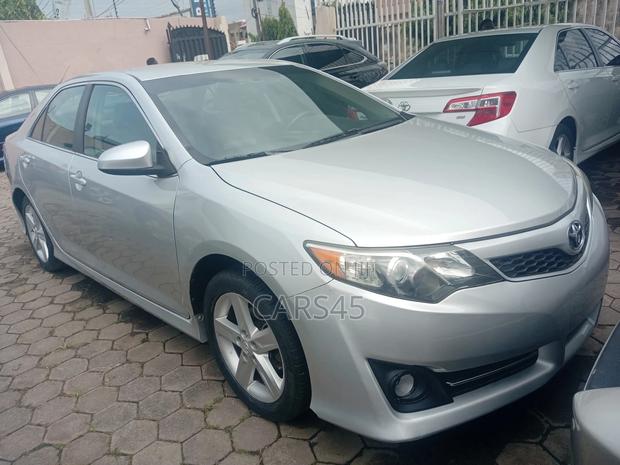Toyota Camry 2012 Silver