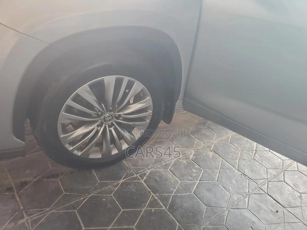 Toyota Highlander Limited AWD 2020 Silver