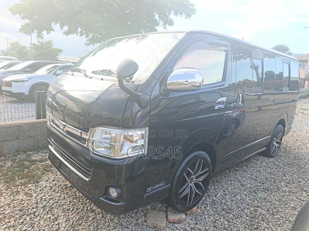 Toyota HiAce 2012 Black