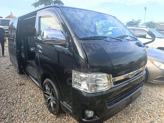 Toyota HiAce 2012 Black