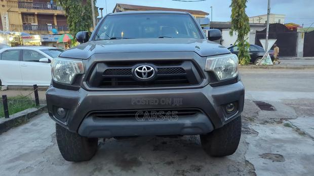 Toyota Tacoma 4dr Double Cab 5.0 ft. SB (2.7L 4cyl 4A) 2015 Gray