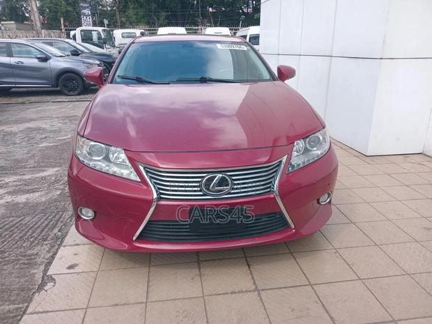 Lexus ES 2015 Red