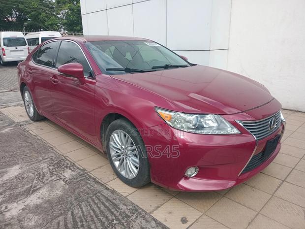 Lexus ES 2015 Red