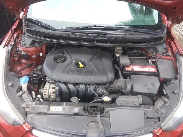 Hyundai Elantra SE 4dr Sedan (1.8L 4cyl 6A) 2014 Red