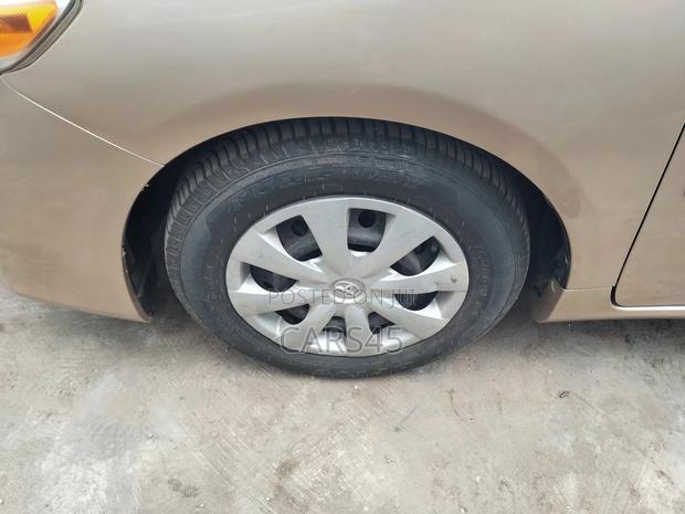 Toyota Corolla 2013 Gold