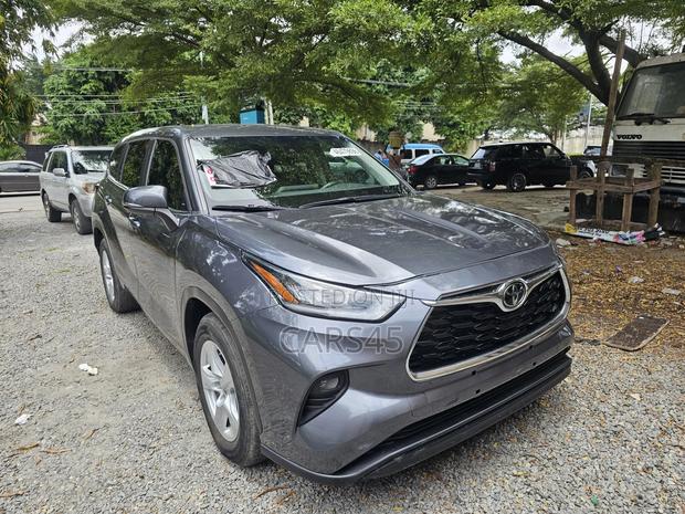 Toyota Highlander 2023 Gray