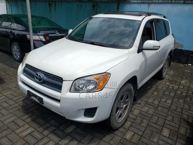Toyota RAV4 2011 White