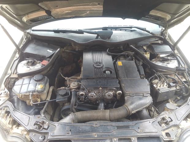 Mercedes-Benz C180 2002 Brown