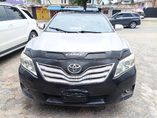 Toyota Camry 2009 Silver