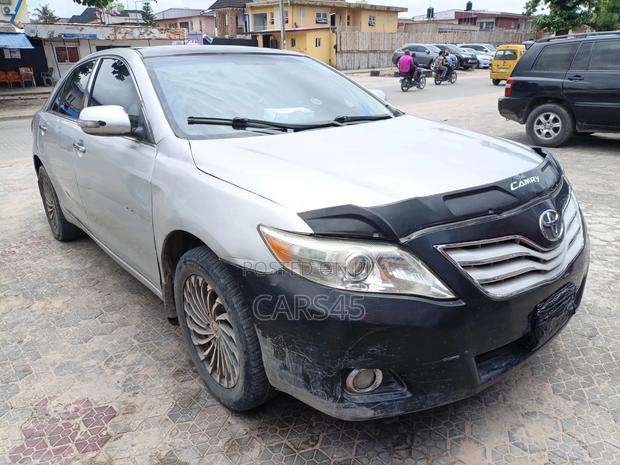 Toyota Camry 2009 Silver
