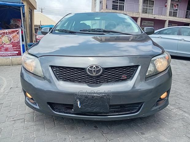 Toyota Corolla 2009 Gray