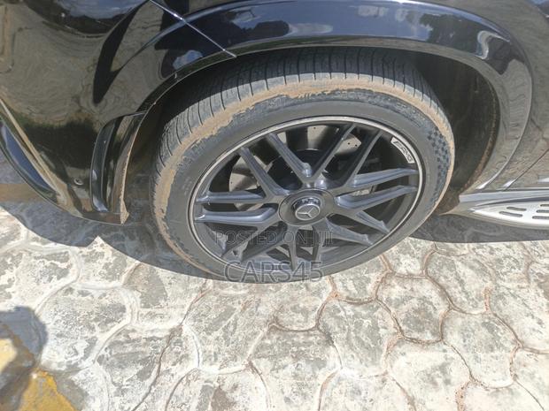 Mercedes-Benz GLE-Class 2021 Black