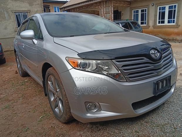 Toyota Venza AWD 2011 Silver