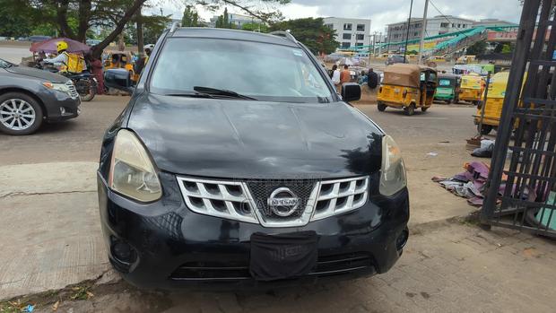 Nissan Rogue S 2011 Black