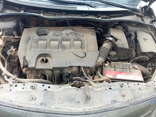 Toyota Corolla 2011 Gray