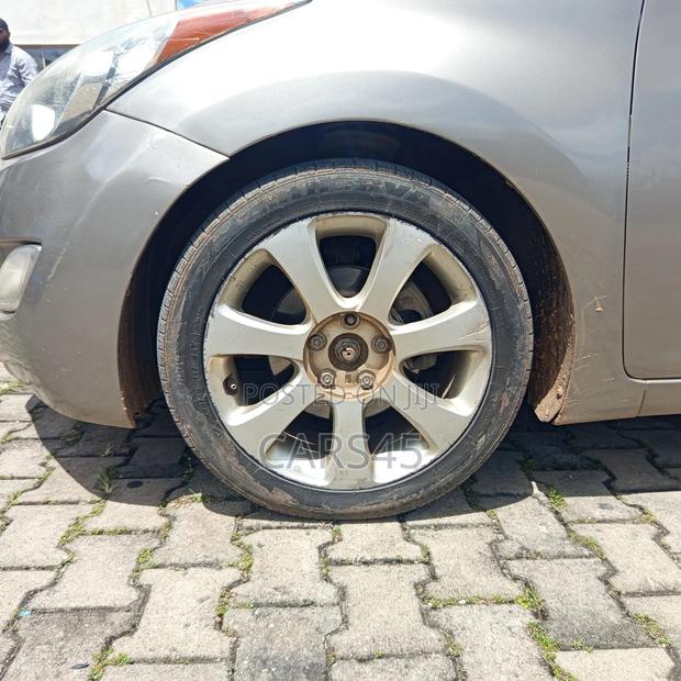Hyundai Elantra 2013 Gray