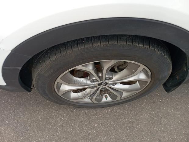 Hyundai Santa Fe 2014 White