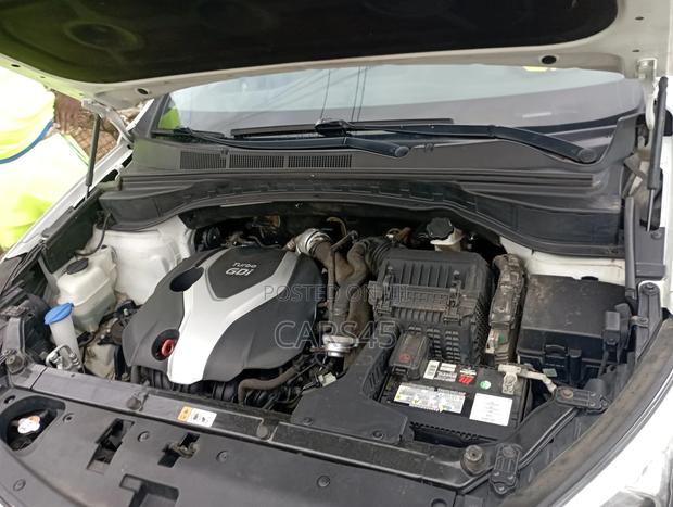 Hyundai Santa Fe 2014 White