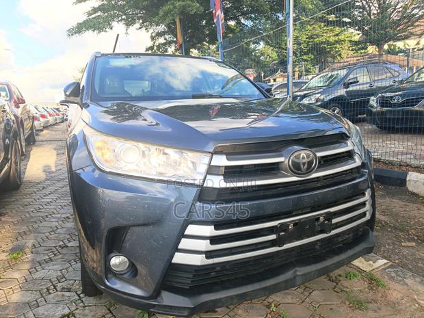 Toyota Highlander 2018 Blue