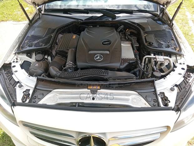 Mercedes-Benz C300 2018 White