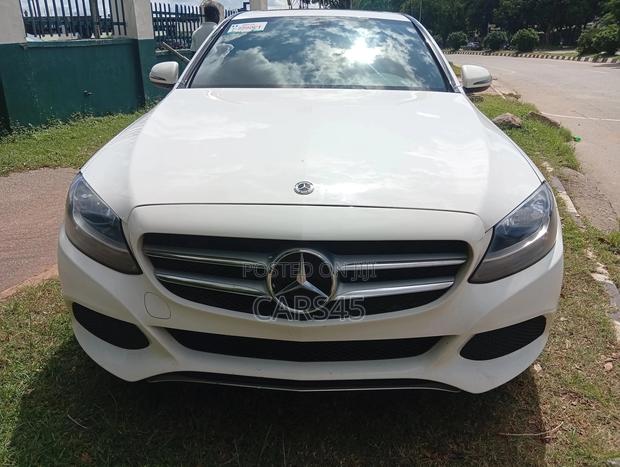 Mercedes-Benz C300 2018 White