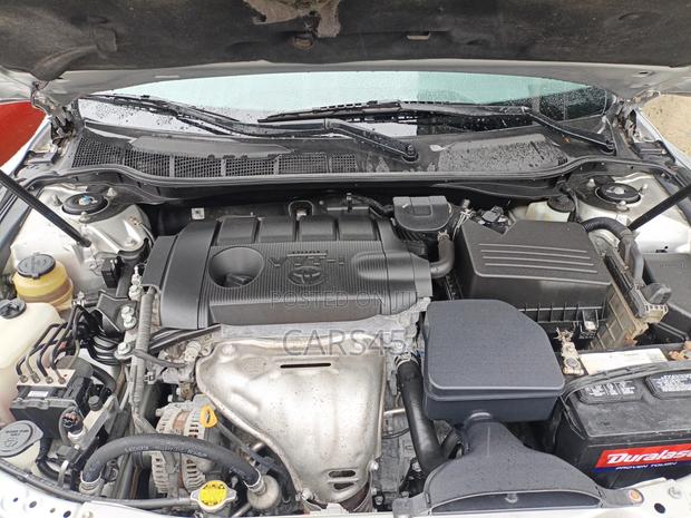 Toyota Camry 2011 Silver