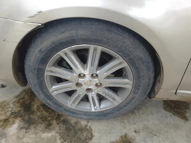 Toyota Avalon 2006 Gold