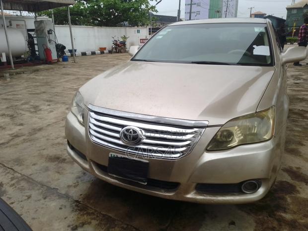 Toyota Avalon 2006 Gold