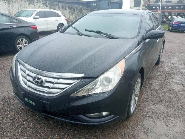 Hyundai Sonata 2011 Black