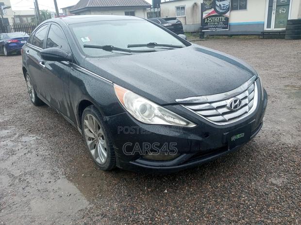 Hyundai Sonata 2011 Black
