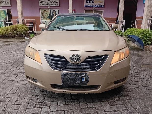 Toyota Camry 2007 Gold