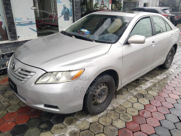 Toyota Camry 2009 Silver