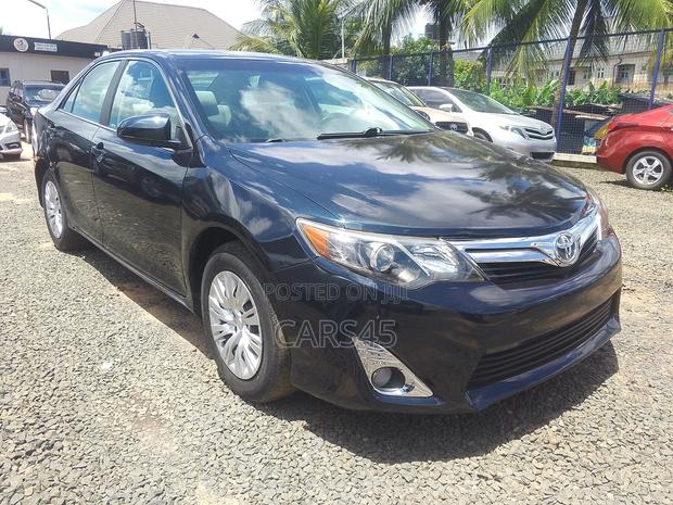 Toyota Camry LE 4dr Sedan (2.5L 4cyl 6A) 2014 Blue
