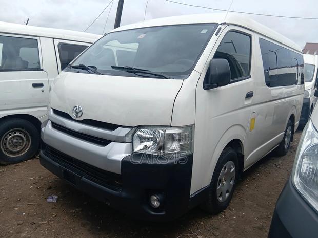 Toyota HiAce 2015 White
